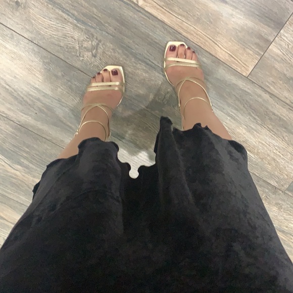 Aritzia dress NWOT - Picture 4 of 5